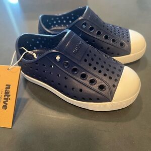 Brand new never worn Toddler size 7 Native Jefferson Shoes